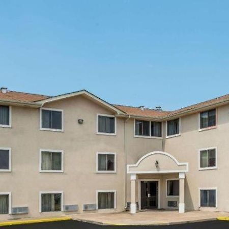 Quality Inn & Suites Earth City Eksteriør billede